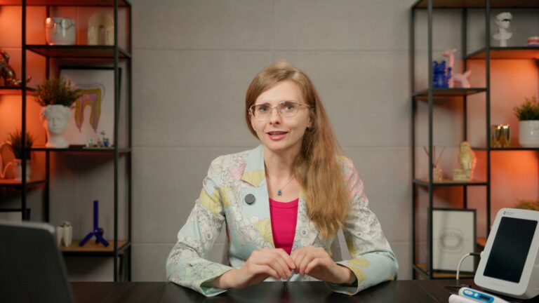 lek. dent. Aurelia Saramak podczas szkolenia o doborze pilników kanałowych